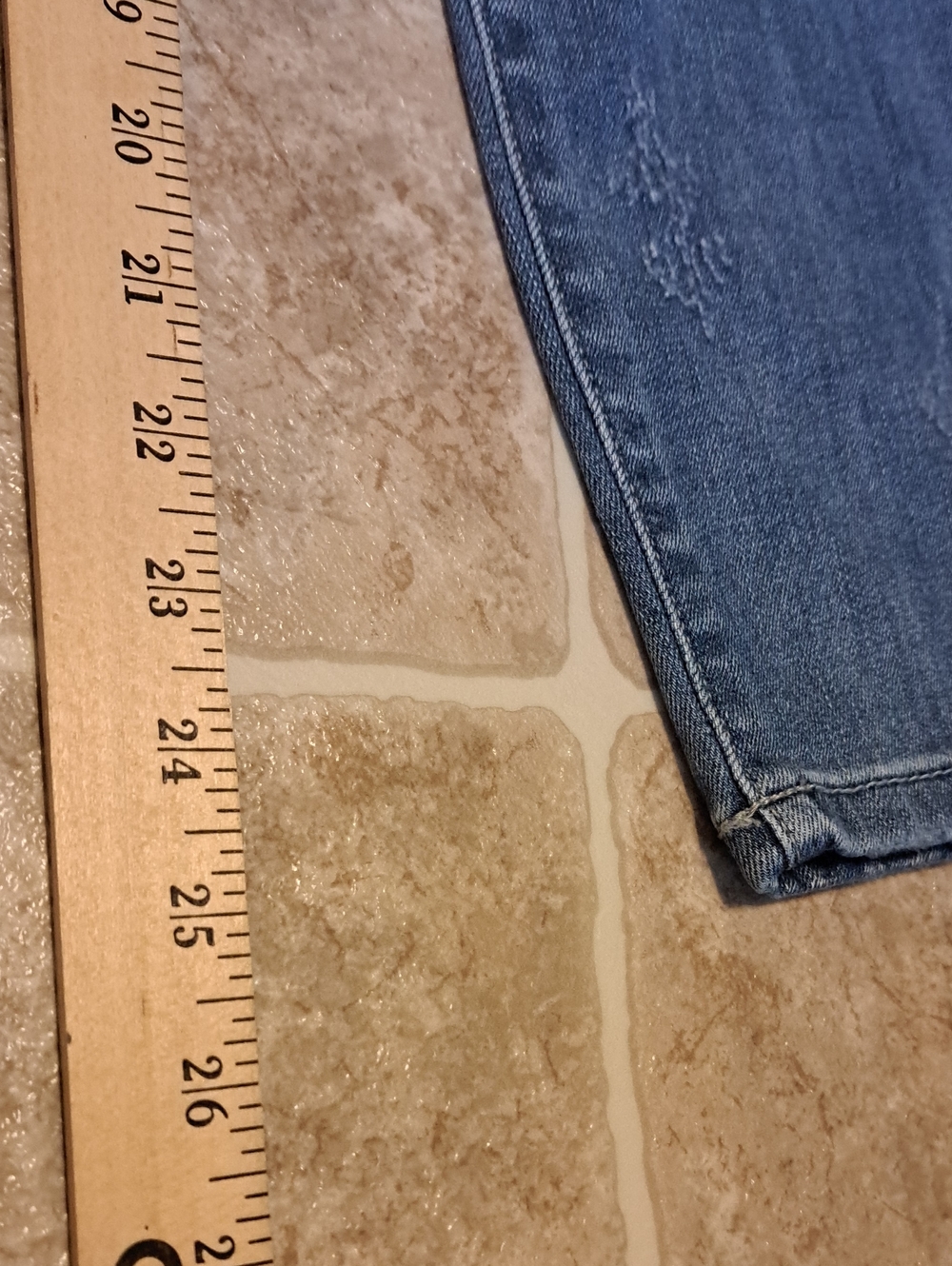 Judy Blue Medium Wash Distressed Skinny Jeans. Size 7/28. - Picture 9 of 13